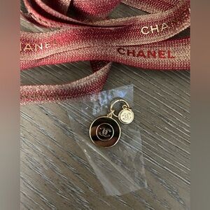 chanel holiday charm